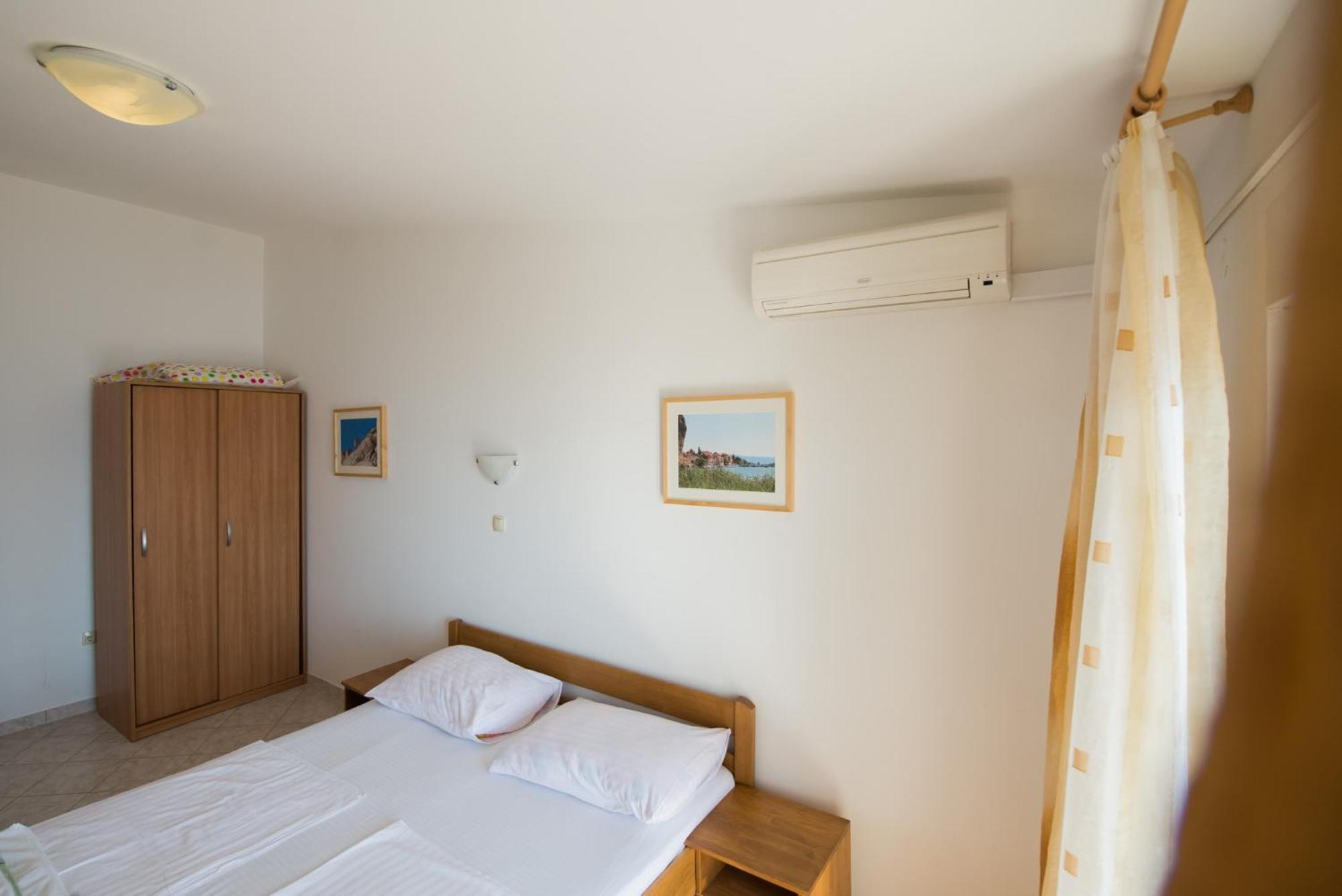 Bed And Breakfast Pero 3 Min Walk To The Beach Lokva Rogoznica Esterno foto