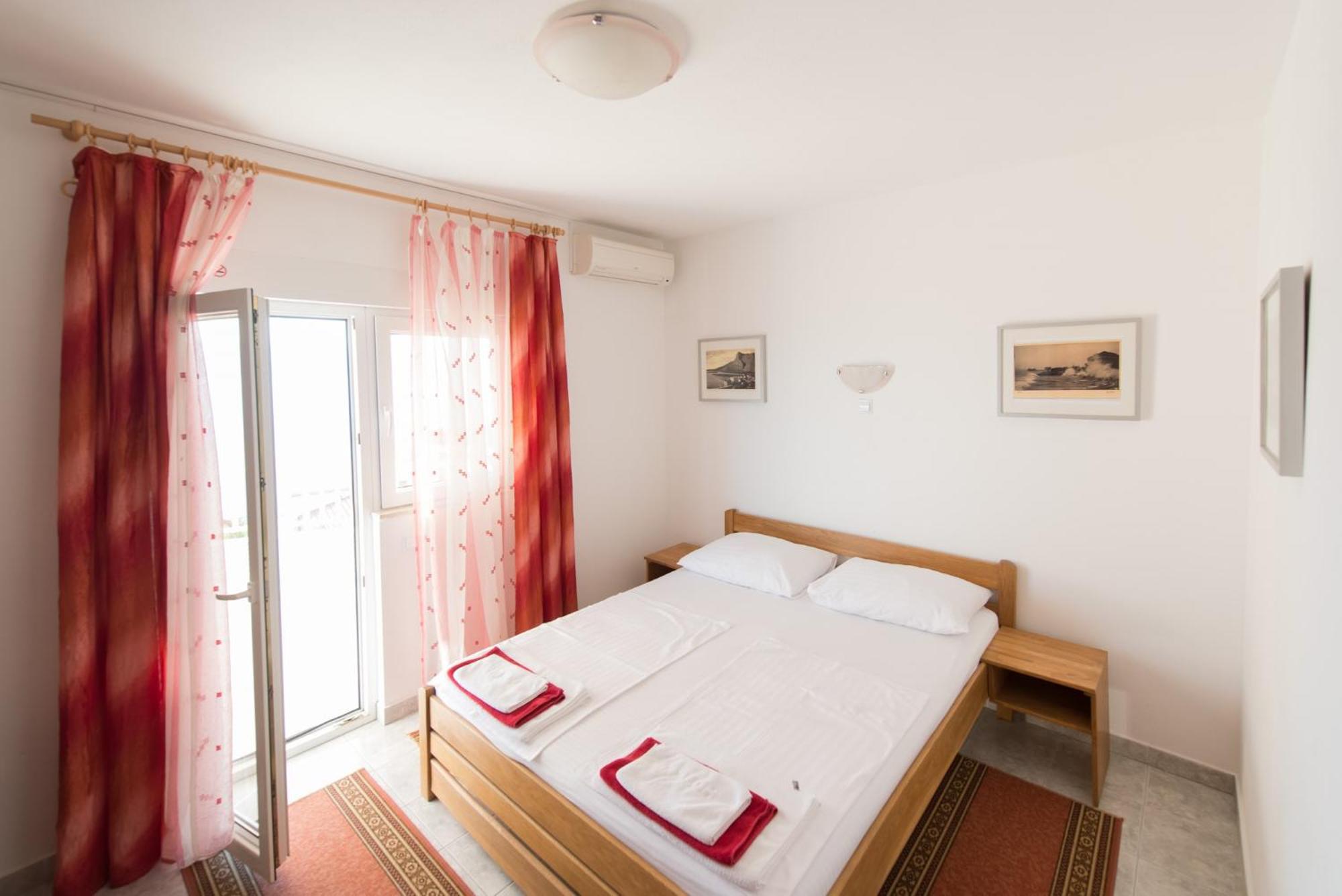 Bed And Breakfast Pero 3 Min Walk To The Beach Lokva Rogoznica Esterno foto