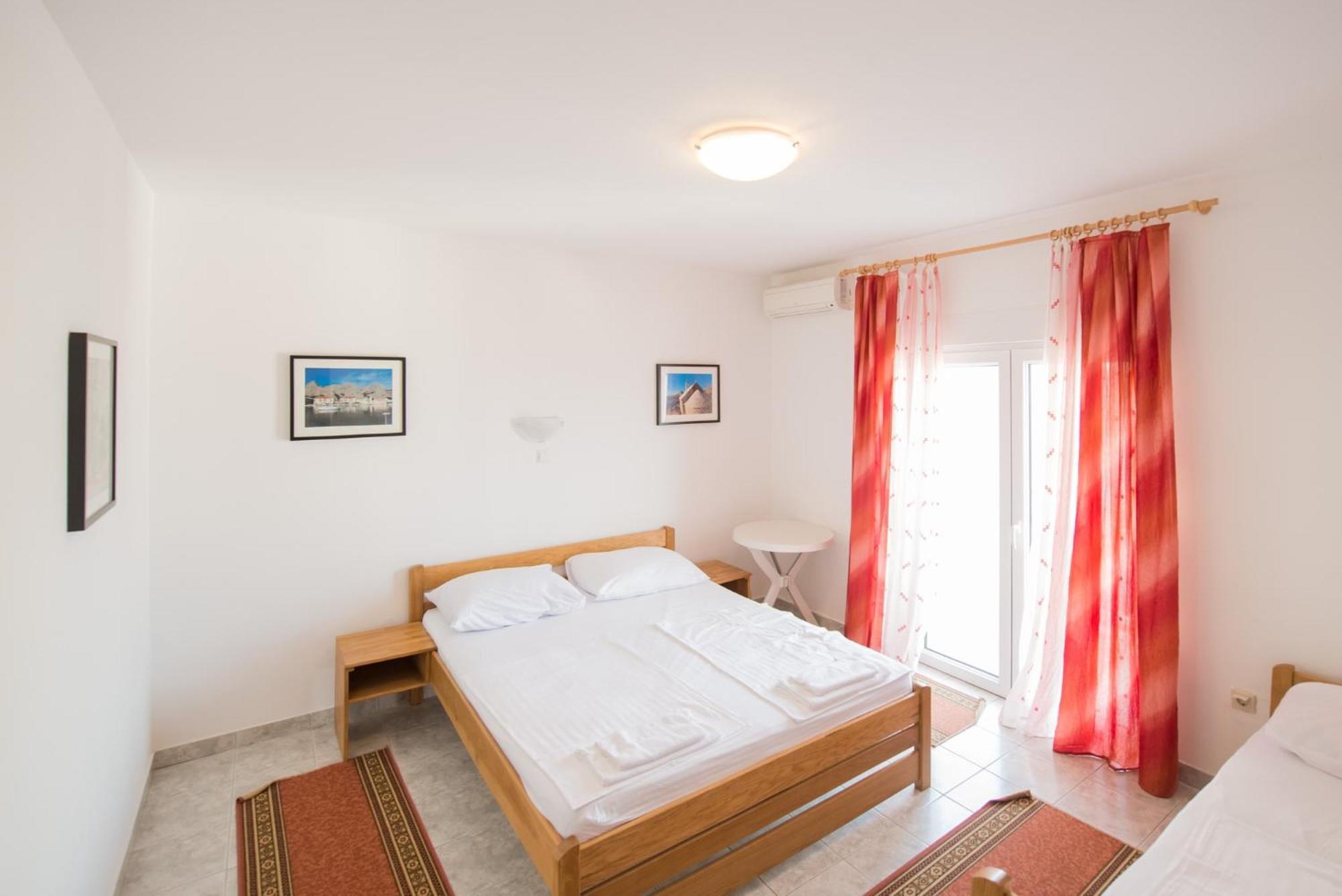 Bed And Breakfast Pero 3 Min Walk To The Beach Lokva Rogoznica Esterno foto